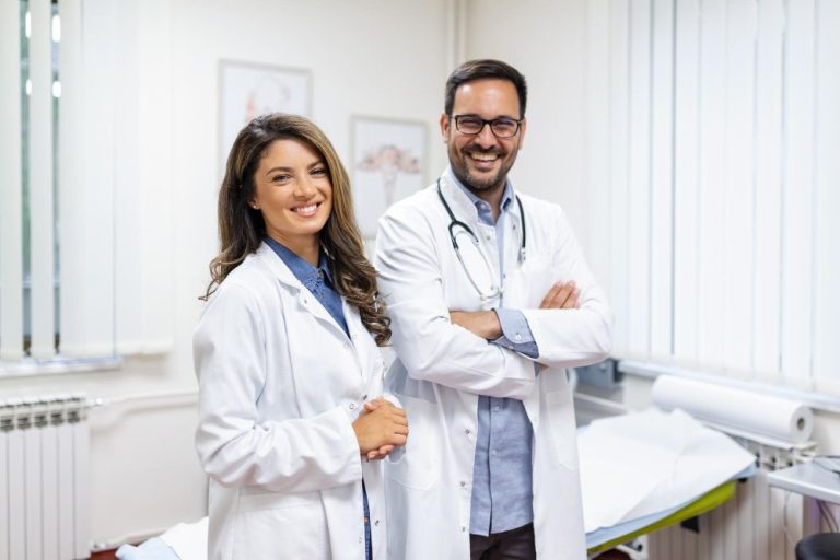 CRM Médico é Obrigatório: Entenda a Importância para sua Clínica 8 crm medico obrigatorio